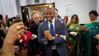 New York mayor joins Durga Puja celebrations with Bengali community |  Photos here |  World news