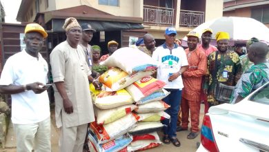 APC Chief, Omooba Ayoola, Meets Party Loyalists, Shares Food Items