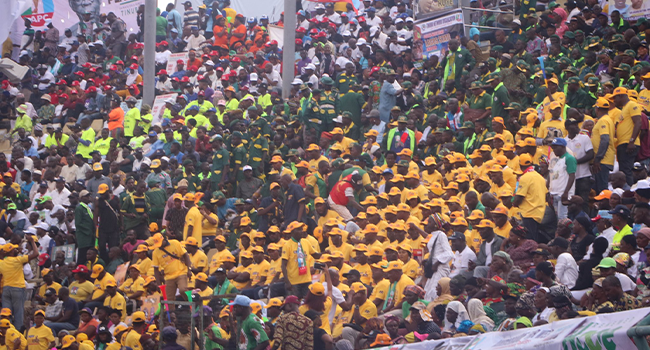 PHOTOS: Large Turnout As Tinubu, Sanwo-Olu Campaign In Lagos