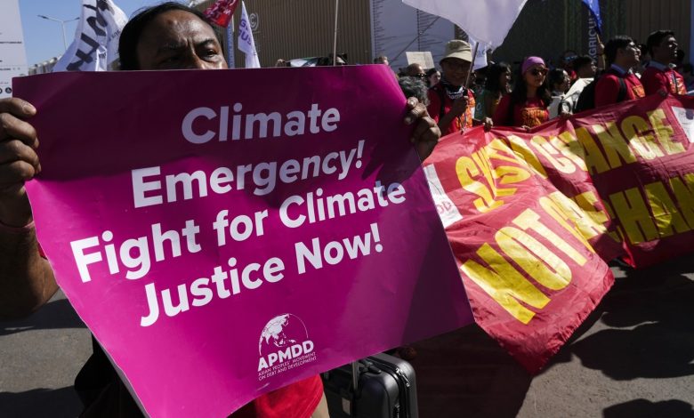 Thirsty COP27 climate conference marred by glitches |  World news