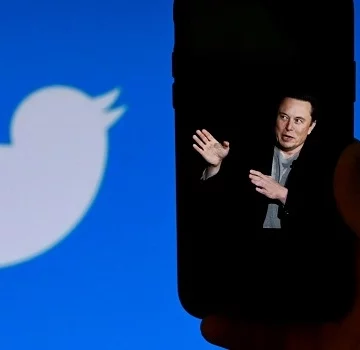Musk Dissolves Twitter Board, Becomes Sole Director