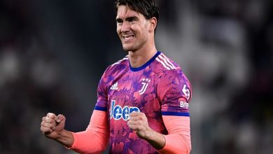 Arsenal agent ‘in touch’ with Dusan Vlahovic over a January move despite Mikel Arteta’s standoff