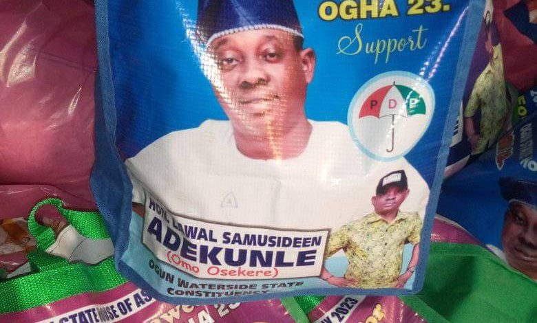 Yuletide: Ogun Assembly Candidate, Lawal Adekunle Distributes Xmas Gift Items To Constituents