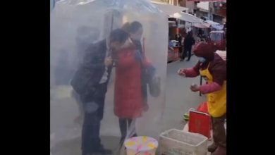 In China, the couple’s ‘protection’ against the outbreak of Covid-19 is viral: See |  World news