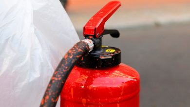 US woman sprays police with a fire extinguisher at the airport: Report |  World news