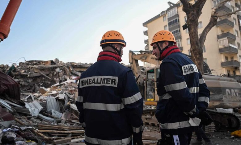 Turkey earthquake: Girl, 17, saved from rubble after over 248 hours |  World news