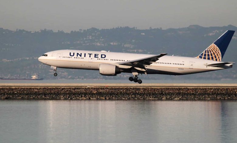 4 hospital after laptop battery caught fire on United Airlines flight |  World news