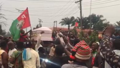 Abia Labour Party Supporters Display Casket To “Bury PDP” After Otti’s Victory In Governorship Election