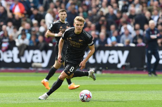 Arsenal star Martin Odegaard steals Premier League title message after West Ham draw