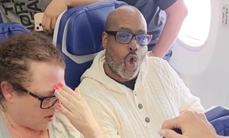 Watch- Man causes ruckus by crying child on Southwest flight, deplaned  World news