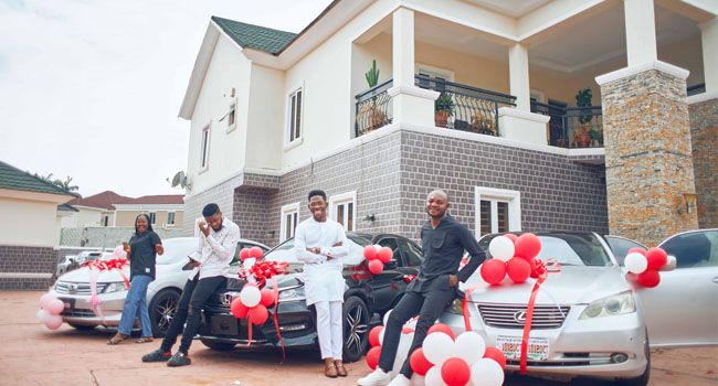 PHOTOS: Gospel Singer Moses Bliss Gifts New Cars To His Signees, And Barber