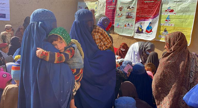 Afghanistan: Women tell UN rights experts ‘we are alive, but not living’