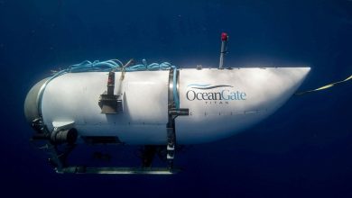 The last hours for survivors as the oxygen supply dwindles on the lost Titanic  World news