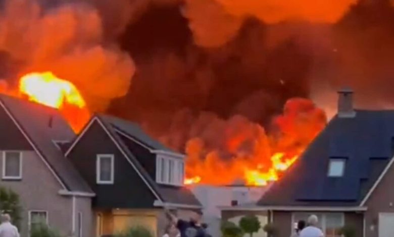 Video: Fire engulfs several buildings in the Netherlands  World news