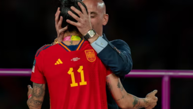FIFA suspends Spanish FA chief for kissing player