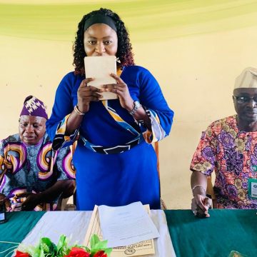 Photos: Adetutu Oyesanya Sworn-In As Chairman of Ijebu East LG, Calls For Cooperation
