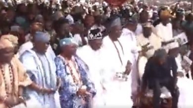 Obasanjo Orders Oyo Traditional Rulers To Stand Up And Greet Him
