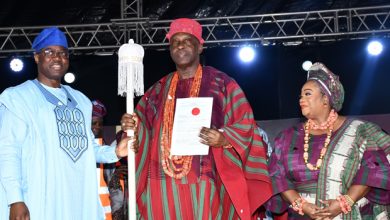 Makinde Presents Staff Of Office To Soun Of Ogbomoso