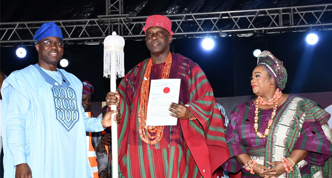 Makinde Presents Staff Of Office To Soun Of Ogbomoso