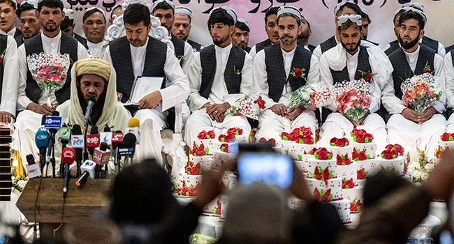 Afghans Marry In Mass Ceremony In Bid To Cut Costs