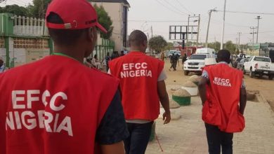 EFCC Arrests 48 Suspected Internet Fraudsters, Herbalist