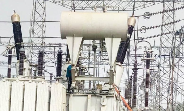 Blackout: FG Threatens To Revoke DisCos Licences