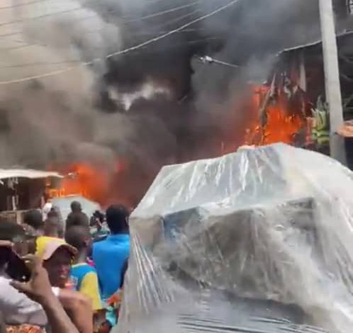 Just In: Fire guts Lagos market