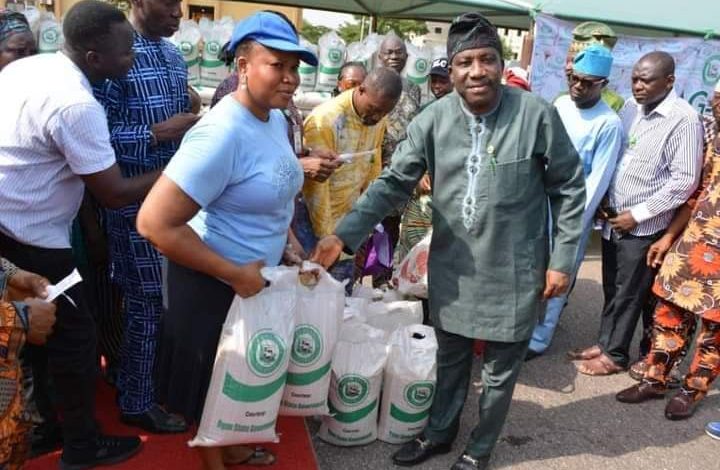 Abiodun Flags Off  Sale of Rice At Discounted Rates