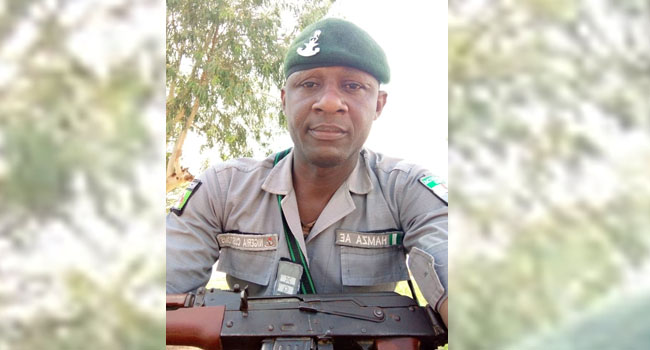 Suspected Smuggler Kills Customs Officer