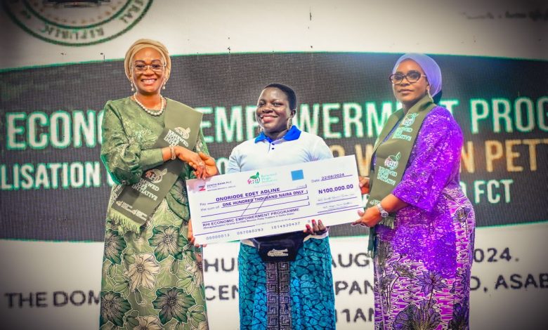 Remi Tinubu grants N50,000 to 37,000 women petty traders