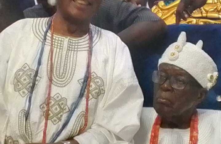 VIDEO: Ladoja receives ceremonial beaded crown