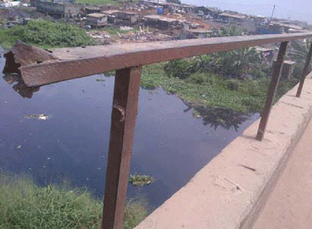 Man jumps into Lagos canal to evade arrest – Police