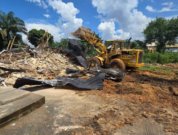 FCTA demolishes illegal settlement, shanties along Abuja rail corridor