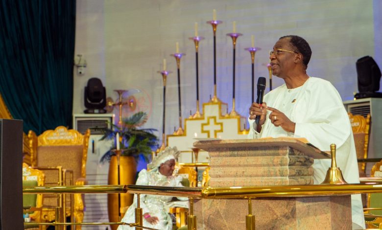 Akarigbo, Alake, Sarafa Ishola, Badru Others Join Daniel At Annual Thanksgiving