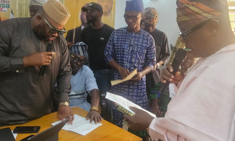 Ijebu-Ode LG Boss, Hon Dare Alebiosu Swears In New SLG, Hon. Abiodun Oke