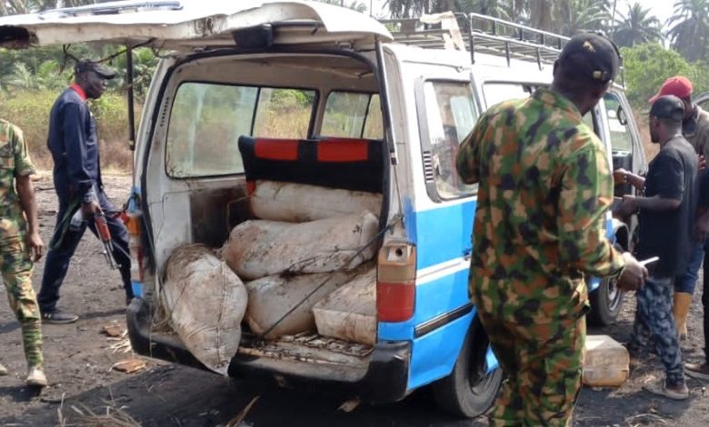 Army arrest 15 suspected oil thieves in Niger Delta