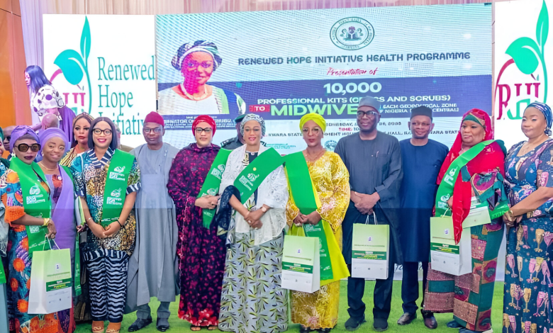 Nigerian govt empowers 10,000 midwives to boost maternal, child healthcare