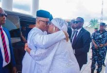 TRENDING: Akpabio shows off romantic side, kisses wife as she bags honourary doctorate (PHOTOS)