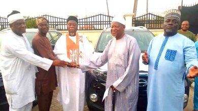 Kabiyesi Awujale of Ijebuland In Rain of SUV Gifts