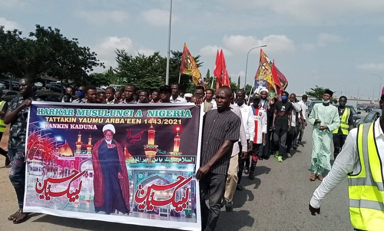 BREAKING: Security officials clash with Shiites in Abuja BREAKING: Security officials clash with Shiites in Abuja