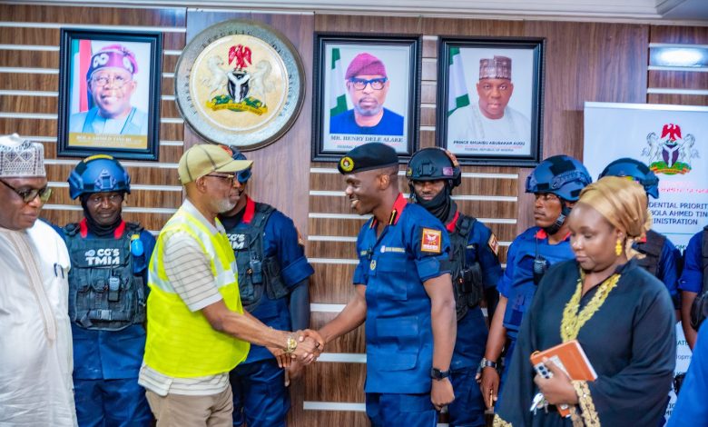 Meet the dedicated officer who rejects bribe to secure Nigeria’s mining sector, By Abdul Ben Meet the dedicated officer who rejects bribe to secure Nigeria’s mining sector, By Abdul Ben