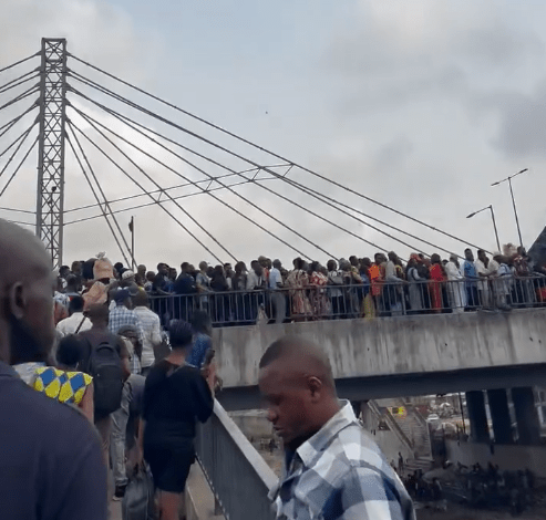 Lagos government moves to ease overcrowding on Oshodi pedestrian bridge