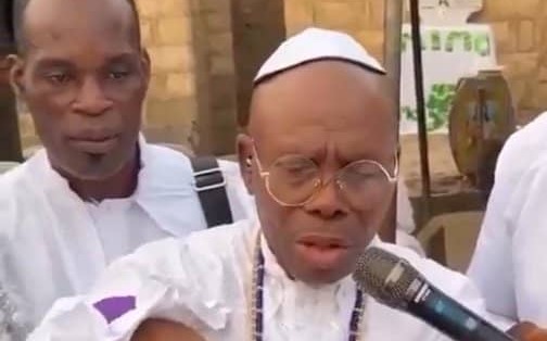 TRENDING: ‘Forgive me’ – Nigerian bishop who conducted tongue-to-tongue anointing apologises