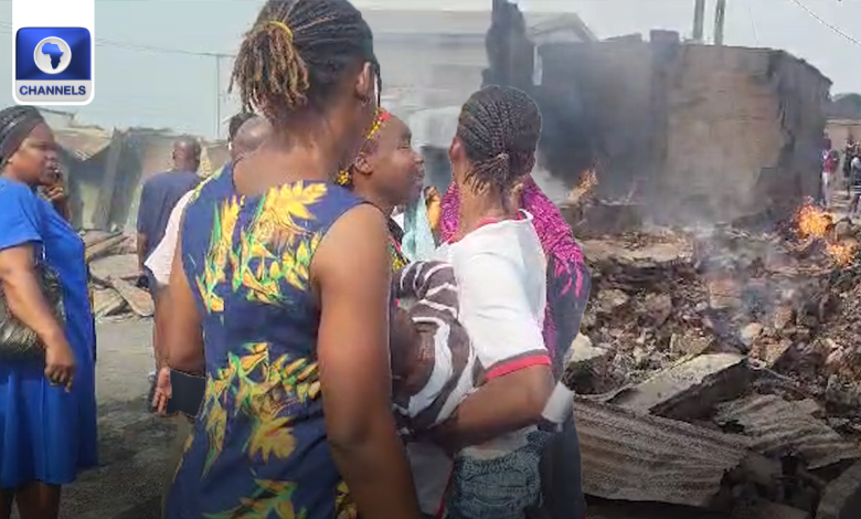 VIDEO: Fire Razes Popular Aleshinloye Market In Ibadan