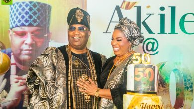 Remo Secondary School 88/93 Set Honours National President Aare Adetola Emmanuelking with Surprise Birthday Celebration