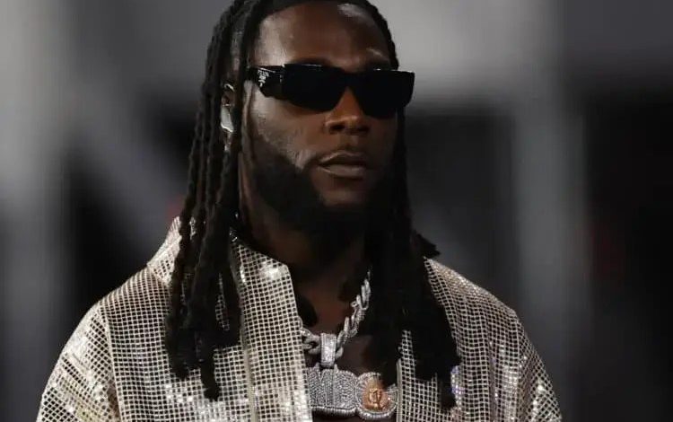 Economic Hardship: Start side hustle, stop depending on streaming income- Burna Boy to Nigerian artistes Economic Hardship: Start side hustle, stop depending on streaming income- Burna Boy to Nigerian artistes