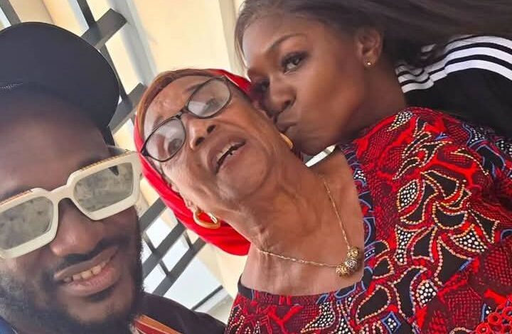 ‘Missing’ 2Baba returns home, introduces Natasha to his mum, relatives ‘Missing’ 2Baba returns home, introduces Natasha to his mum, relatives