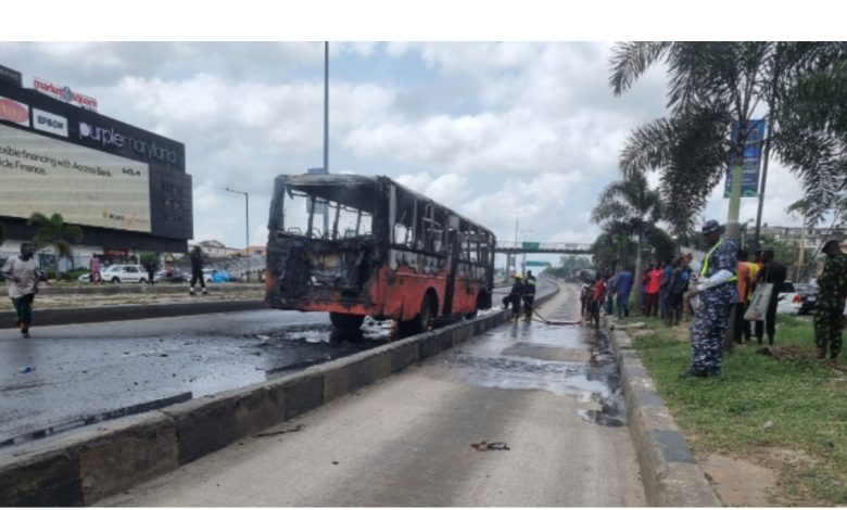 Panic in Lagos, as BRT bus bursts into flames, driver, conductor flee Panic in Lagos, as BRT bus bursts into flames, driver, conductor flee