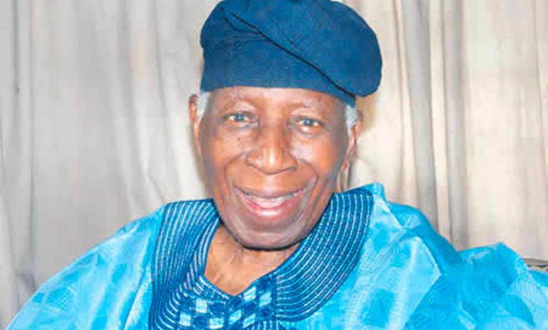 Former Governor of Oyo State, Omololu Olunloyo, is dead
