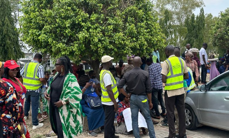 PHOTO STORY: Protesting workers picket NiMet headquaters, warn against flight operations PHOTO STORY: Protesting workers picket NiMet headquaters, warn against flight operations